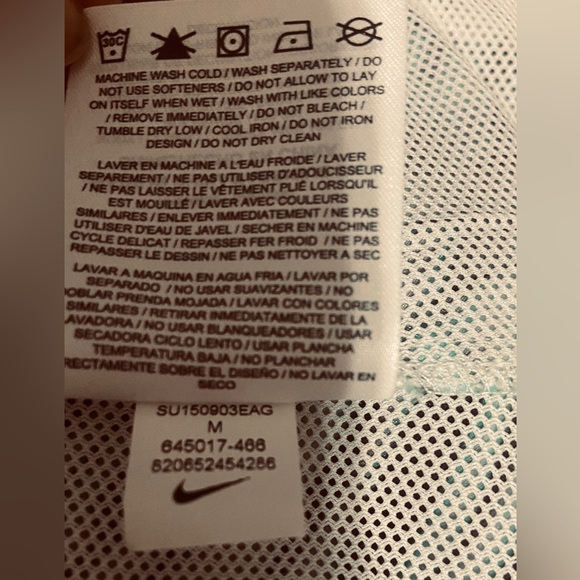 Nike Women's Tech Hyperfuse Windrunner Jacket-MEDIUM-green,black,white - Picture 12 of 12